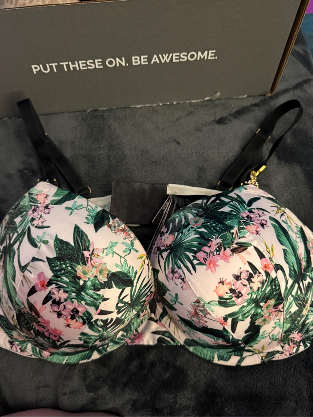 Victoria’s Secret Floral Underwire Bra - Sz: 38D